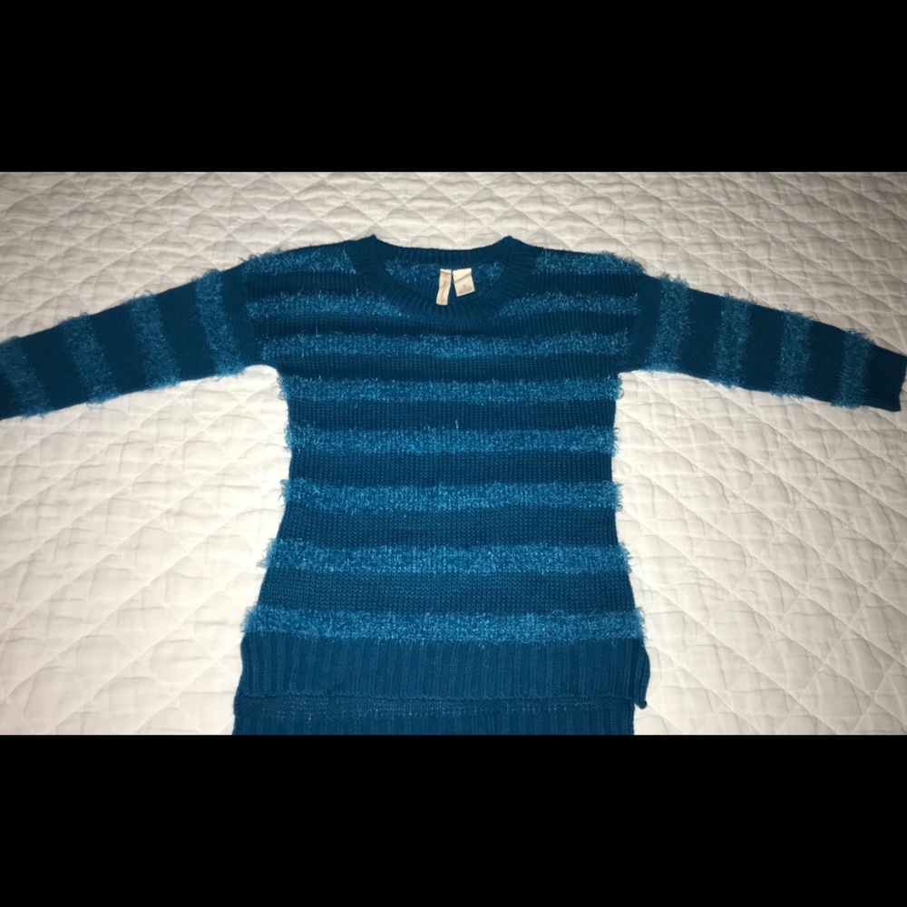 Women’s fuzzy sweater - Picture 2 of 9